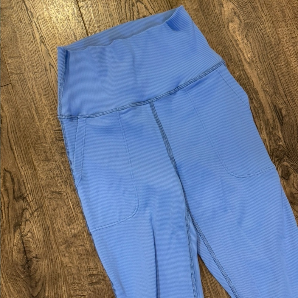 Aerie Offline Real Me Super Flare Pocket Leggings Hi-Rise - Picture 4 of 5